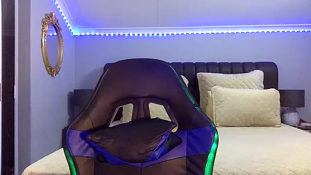 BOOTYBANGER24xx online show from November 2025 02:11:02 AM