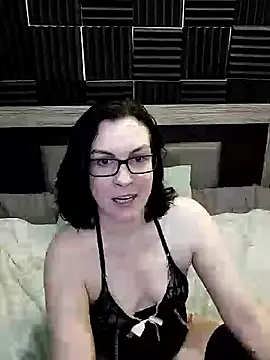 DesreRose online show from September 2025 12:21:02 AM