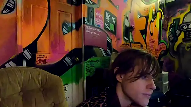 Snapshot of TheDaisyChaos chatting on February 2025 05:04:01 AM TheDaisyChaos online show from February 2025 05:04:01 AM