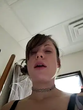 Snapshot of TheDaisyChaos chatting on October 2025 03:29:02 AM TheDaisyChaos online show from October 2025 03:29:02 AM