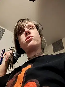 Snapshot of TheDaisyChaos chatting on October 2025 07:58:01 PM TheDaisyChaos online show from October 2025 07:58:01 PM