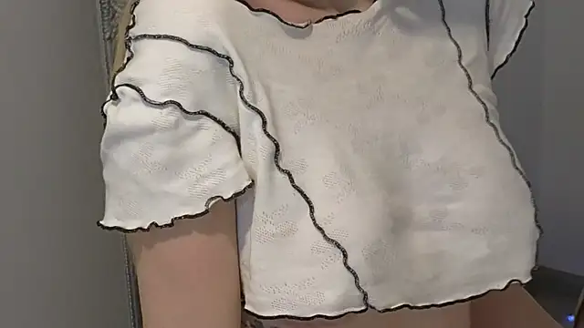 Snapshot of JuliaJuliette chatting on February 2025 11:53:01 PM JuliaJuliette online show from February 2025 11:53:01 PM