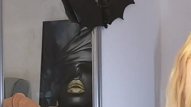 Snapshot of JuliaJuliette chatting on October 2025 01:20:02 AM JuliaJuliette online show from October 2025 01:20:02 AM