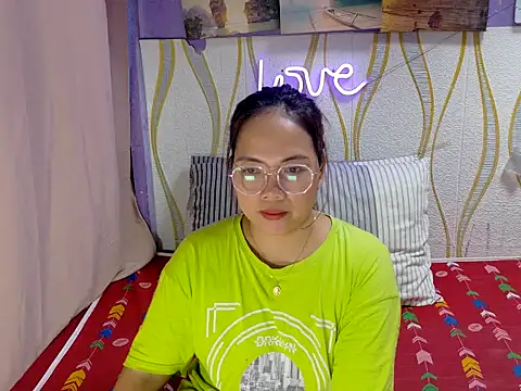 BURBERRY69 online show from March 2026 10:59:02 PM