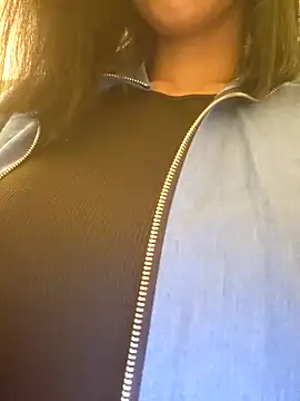 misscectito13 online show from October 2025 07:43:01 PM