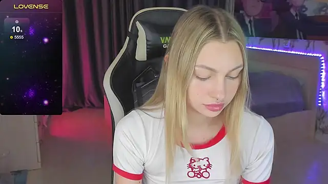 BiMolly online show from December 2024 12:05:01 AM