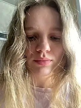 Snapshot of -MimmiLissa- chatting on July 2026 12:18:02 PM -MimmiLissa- online show from July 2026 12:18:02 PM