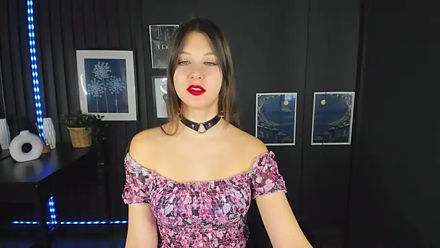 ElizaMild online show from December 2024 05:05:02 PM