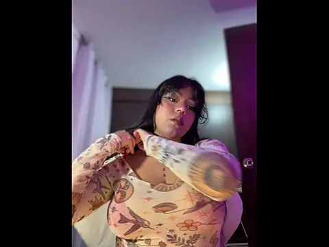 Snapshot of Naiara_sex chatting on November 2025 03:39:02 AM Naiara sex online show from November 2025 03:39:02 AM