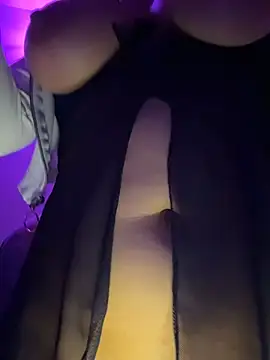 Snapshot of Naiara_sex chatting on December 2025 11:39:02 AM Naiara sex online show from December 2025 11:39:02 AM