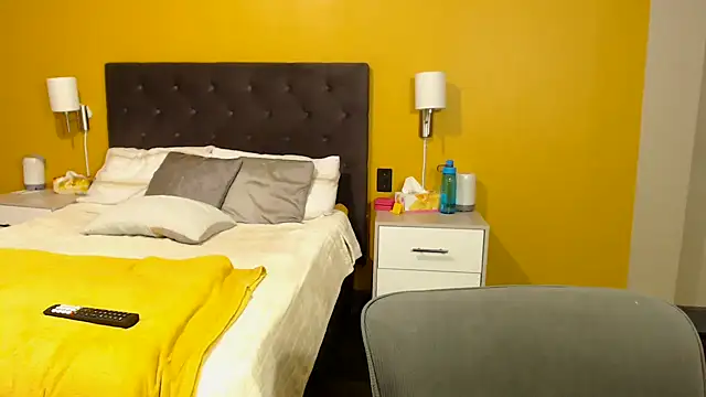 zandile online show from March 2026 07:52:01 PM