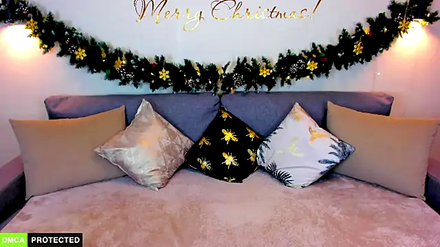 TheWoman   online show from December 2024 01:28:01 PM