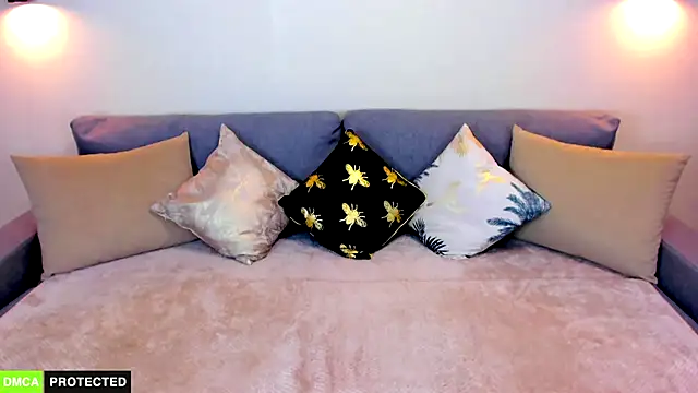 TheWoman   online show from January 2025 06:56:01 PM