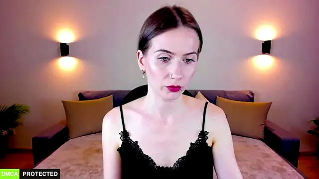 TheWoman   online show from September 2025 01:45:01 PM