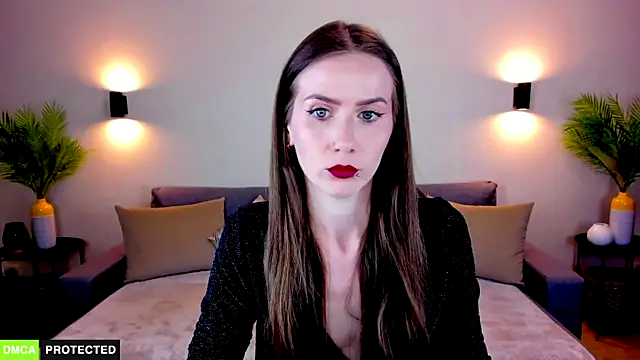 TheWoman   online show from March 2026 06:56:01 PM