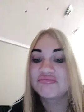 Amy Kissy online show from September 2025 07:16:01 PM