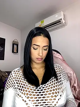 Shantal Lovee online show from September 2025 08:32:02 PM