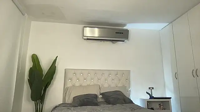 Snapshot of Michell_simons chatting on March 2025 07:44:01 AM Michell simons online show from March 2025 07:44:01 AM