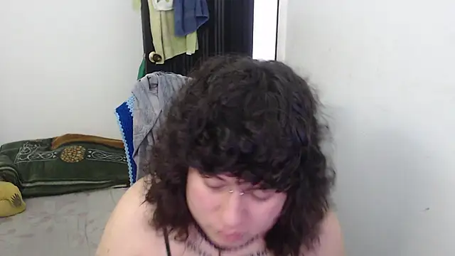 Snapshot of Smoke_trip_Alicia chatting on February 2026 02:17:02 PM Smoke trip Alicia online show from February 2026 02:17:02 PM