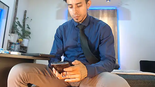 Andrew 4  online show from February 2026 01:46:02 AM