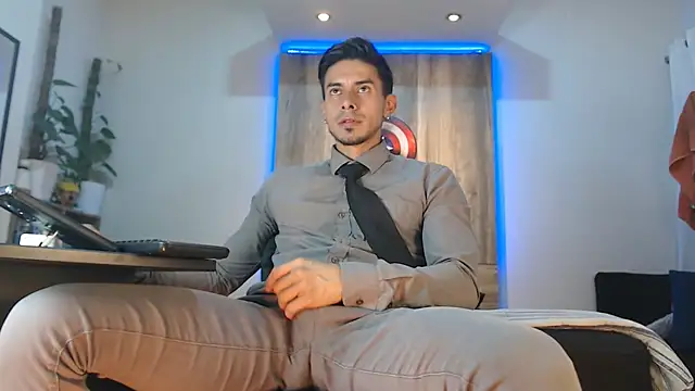 Andrew 4  online show from March 2026 05:12:02 AM