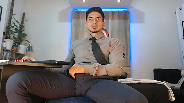 Andrew 4  online show from April 2026 04:59:02 AM