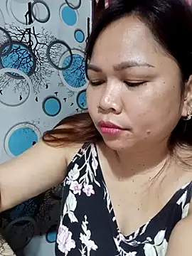 XXLorie 02 online show from February 2025 07:49:01 PM