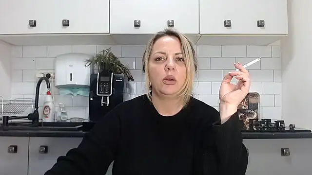 erikaerika online show from January 2025 02:15:01 PM