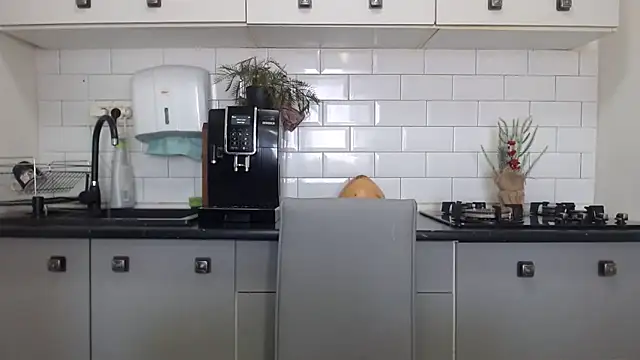 erikaerika online show from February 2025 09:22:02 AM