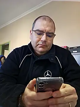 Andrew1900529 online show from January 2026 11:37:02 AM