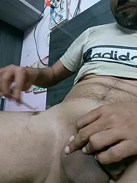 Snapshot of HotBoyOm chatting on March 2025 05:28:02 PM HotBoyOm online show from March 2025 05:28:02 PM