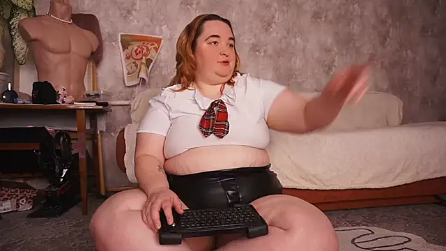 Snapshot of Evelively chatting on March 2025 05:31:01 PM Evelively online show from March 2025 05:31:01 PM