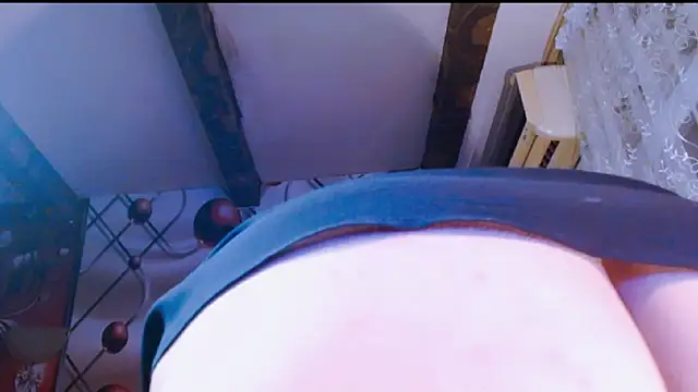 Veraluz online show from April 2026 06:13:02 PM