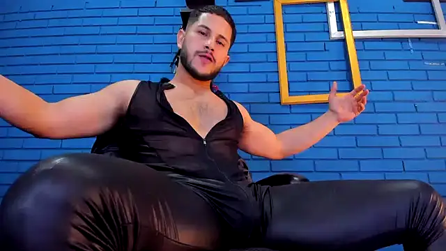 Snapshot of TheIan26 chatting on December 2024 11:03:02 PM TheIan26 online show from December 2024 11:03:02 PM