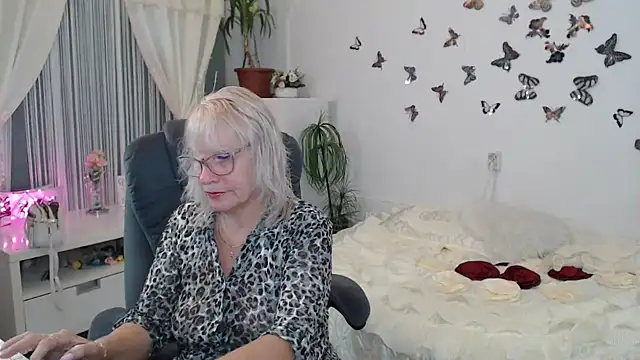 Snapshot of Ghertrude52 chatting on October 2025 03:01:02 AM Ghertrude52 online show from October 2025 03:01:02 AM