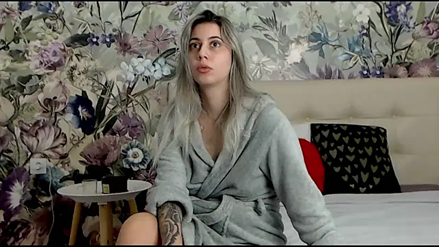 RoseDiamond06 online show from December 2024 08:49:02 AM