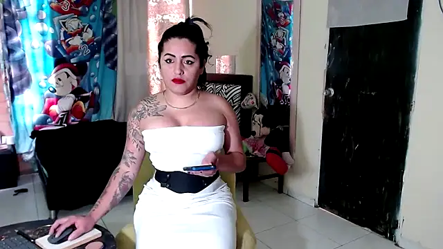 Sashaferrari2000 online show from October 2025 12:40:02 PM