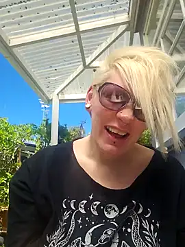 PinkTheHawk online show from November 2025 01:26:02 AM