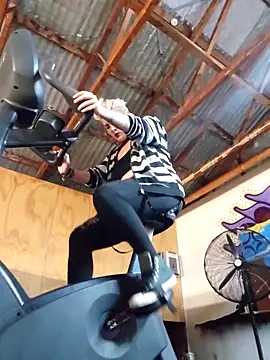 PinkTheHawk online show from November 2025 12:46:01 AM