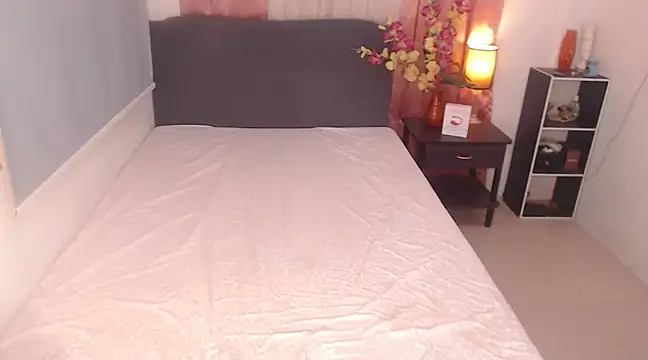 Snapshot of MistressAthalia chatting on December 2024 01:58:02 AM MistressAthalia online show from December 2024 01:58:02 AM