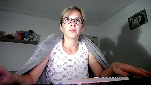 Snapshot of SexxyLety chatting on September 2025 07:30:01 PM SexxyLety online show from September 2025 07:30:01 PM