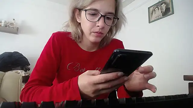 Snapshot of SexxyLety chatting on October 2025 09:22:01 AM SexxyLety online show from October 2025 09:22:01 AM