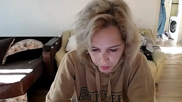 Snapshot of SexxyLety chatting on November 2025 07:53:02 AM SexxyLety online show from November 2025 07:53:02 AM