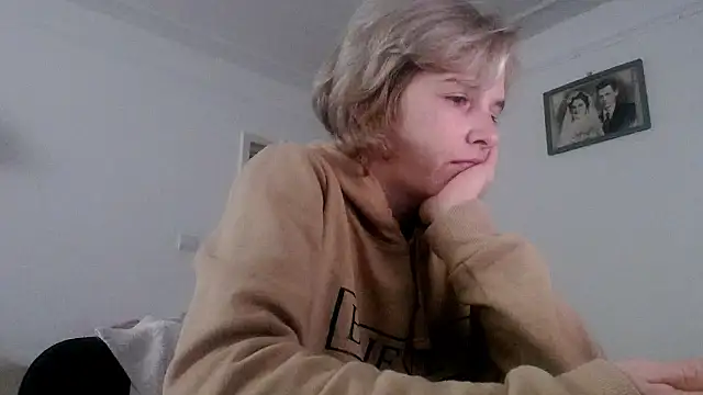 Snapshot of SexxyLety chatting on November 2025 07:29:02 AM SexxyLety online show from November 2025 07:29:02 AM