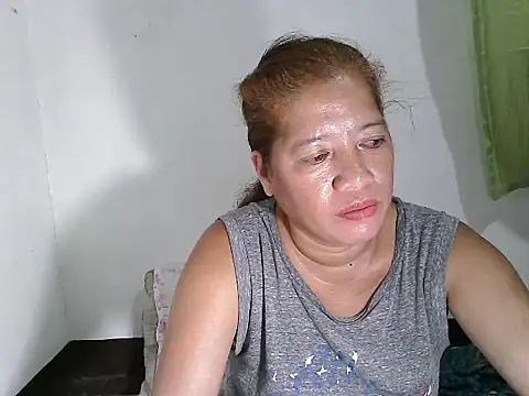 Snapshot of wethornypussy4u chatting on February 2025 06:23:01 PM wethornypussy4u online show from February 2025 06:23:01 PM