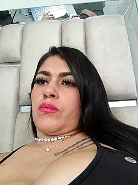 chelaqueen  online show from March 2026 07:48:01 PM