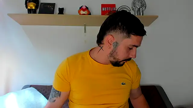 Snapshot of camilo_restrepo21 chatting on January 2025 06:38:02 PM camilo restrepo21 online show from January 2025 06:38:02 PM