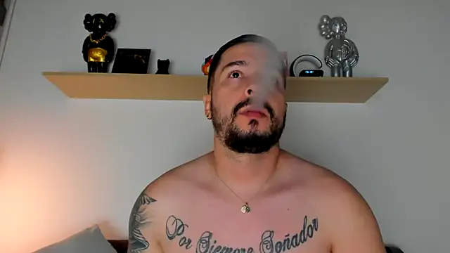 Snapshot of camilo_restrepo21 chatting on January 2025 12:10:01 AM camilo restrepo21 online show from January 2025 12:10:01 AM