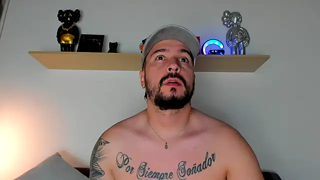 Snapshot of camilo_restrepo21 chatting on January 2025 12:15:01 AM camilo restrepo21 online show from January 2025 12:15:01 AM