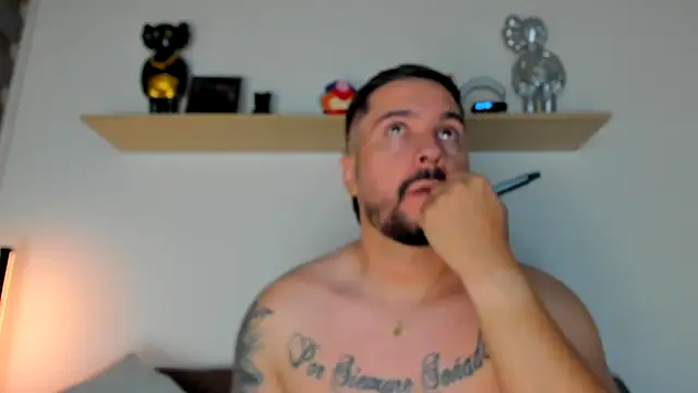 Snapshot of camilo_restrepo21 chatting on January 2025 04:41:02 AM camilo restrepo21 online show from January 2025 04:41:02 AM